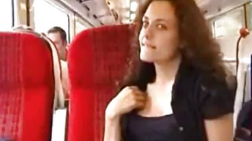 כוכבת פורנו של ברברלה אלה פורנו לצפייה בחינם נשיקה